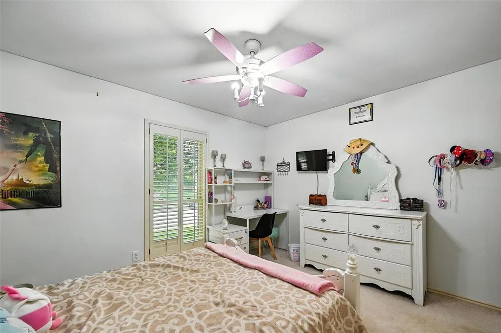 6031 White Rose Trail