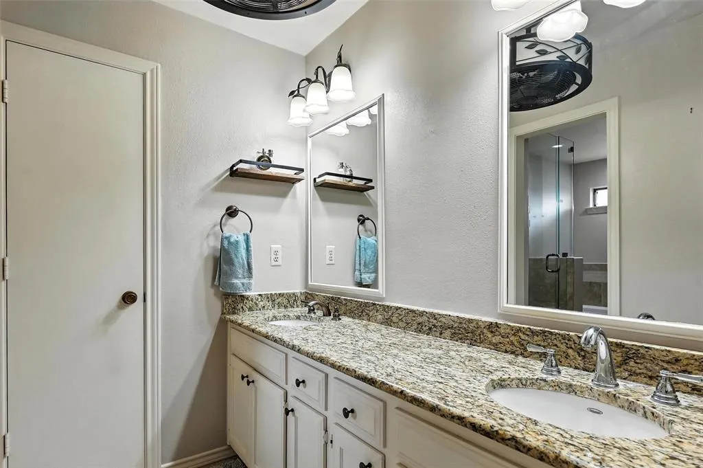 6031 White Rose Trail