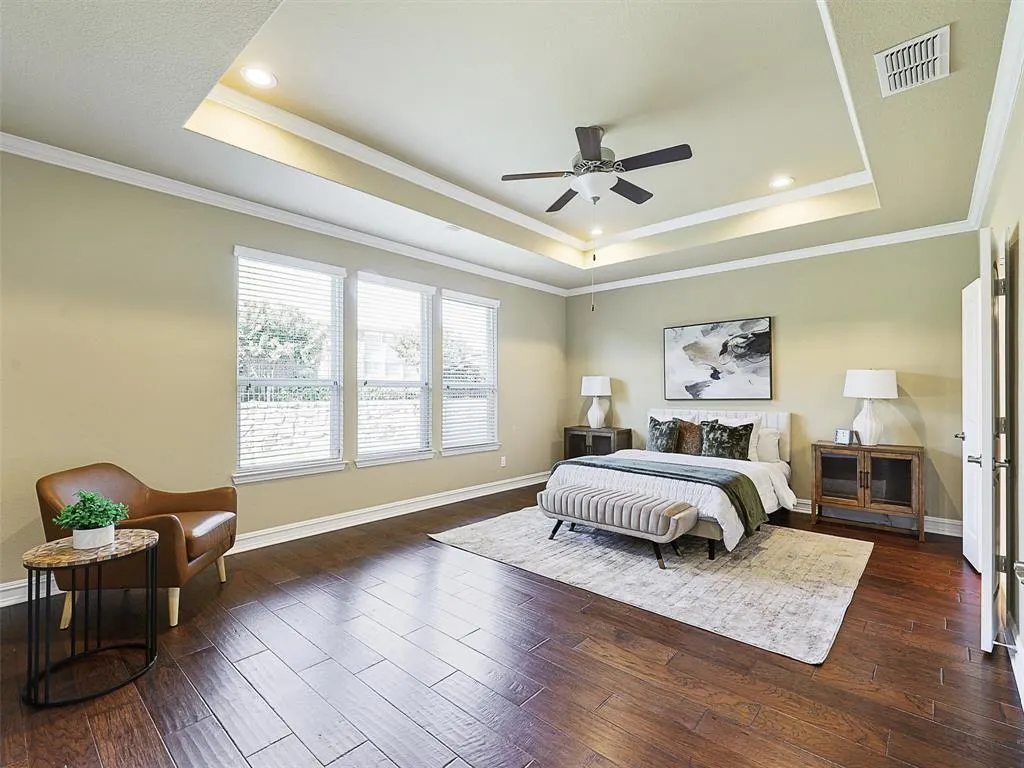 2464 Luna Vista Lane