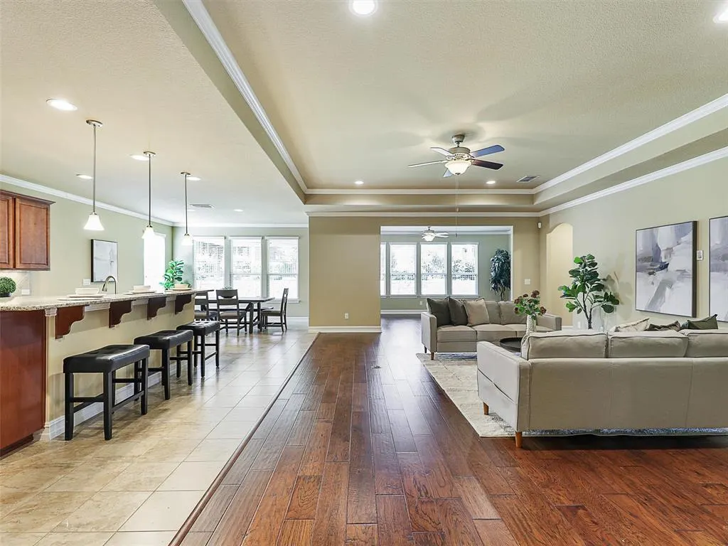 2464 Luna Vista Lane