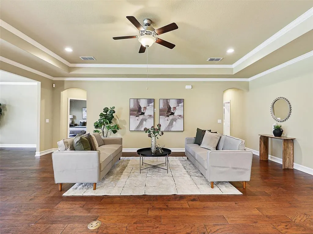2464 Luna Vista Lane