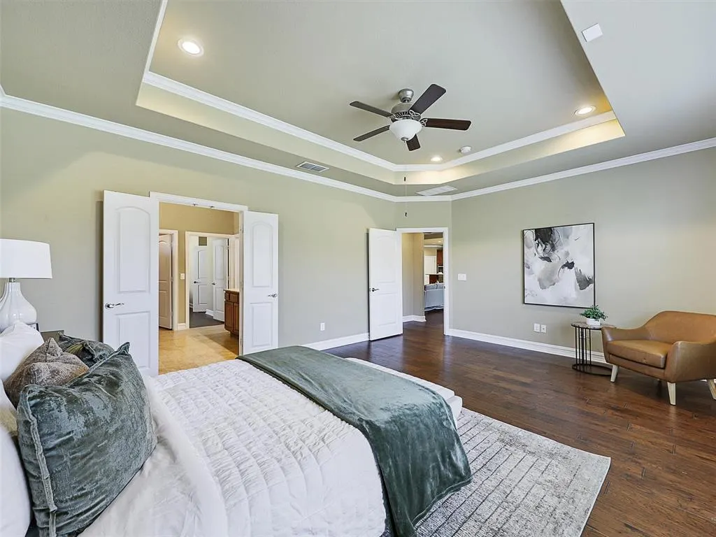 2464 Luna Vista Lane