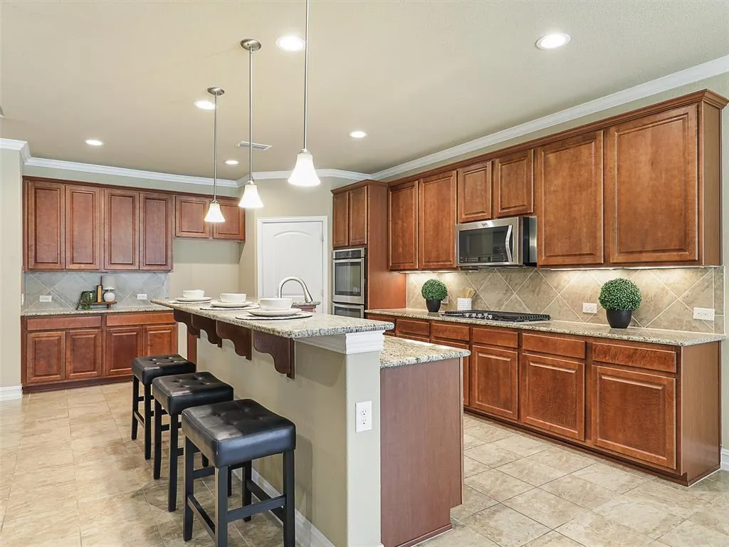 2464 Luna Vista Lane
