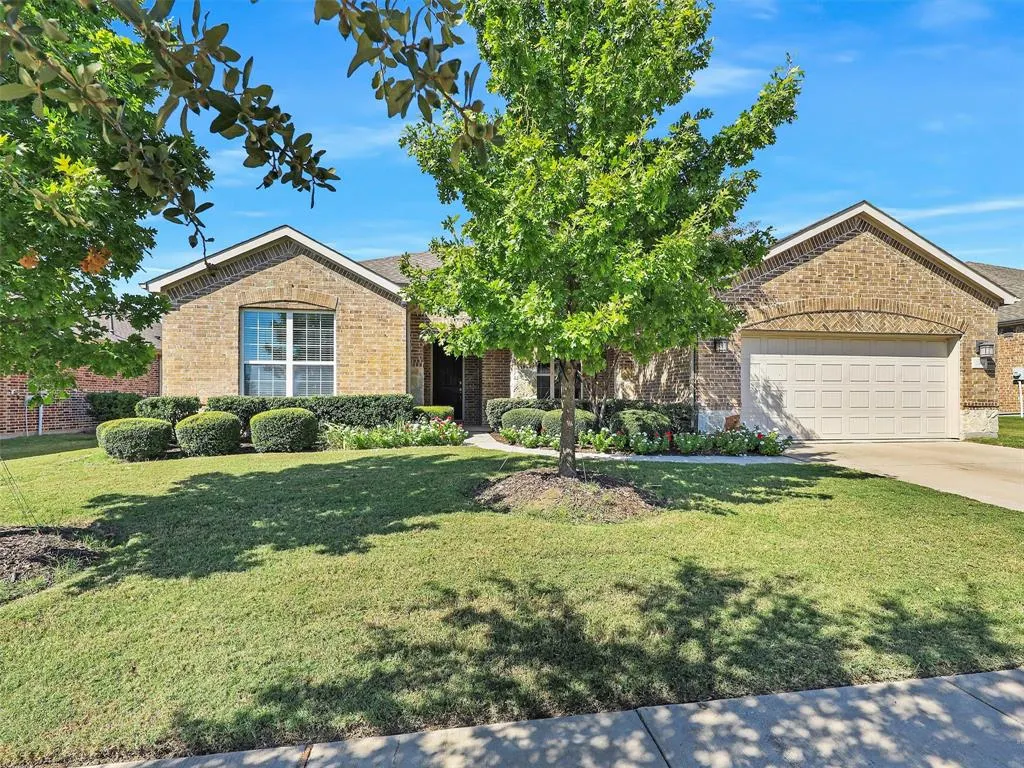 2464 Luna Vista Lane