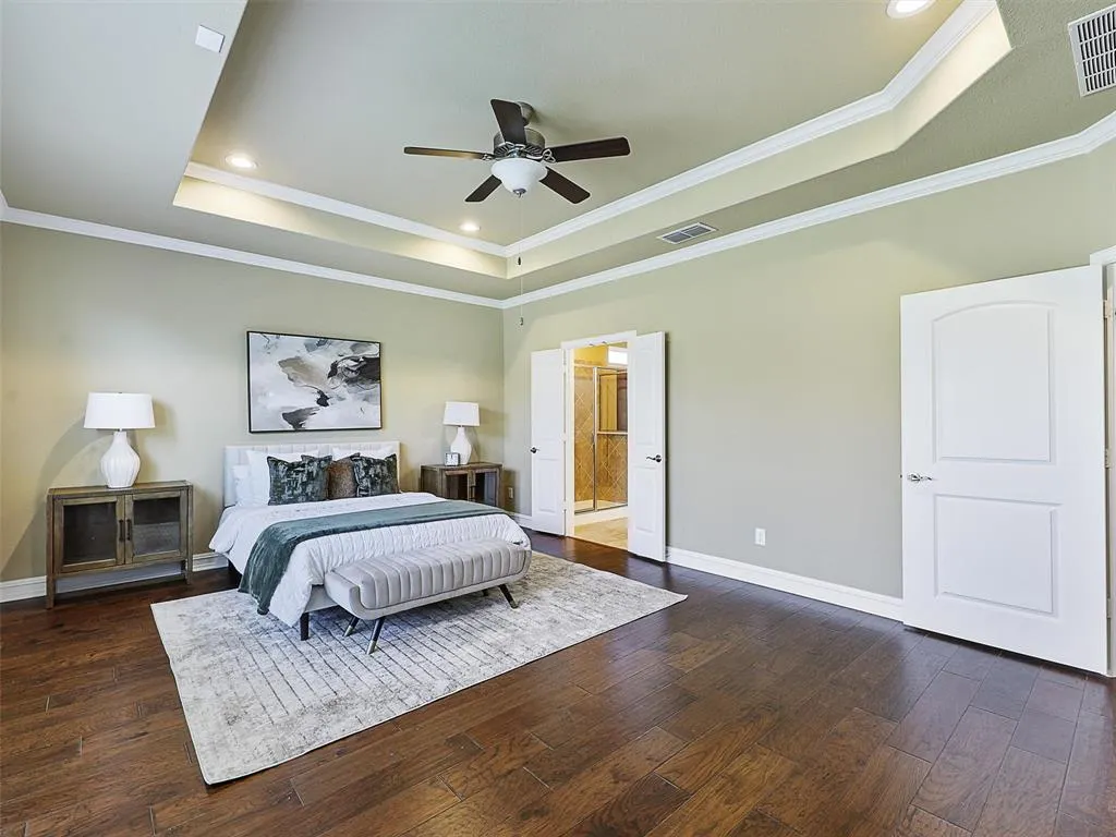 2464 Luna Vista Lane