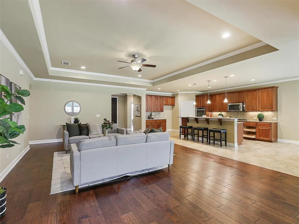2464 Luna Vista Lane