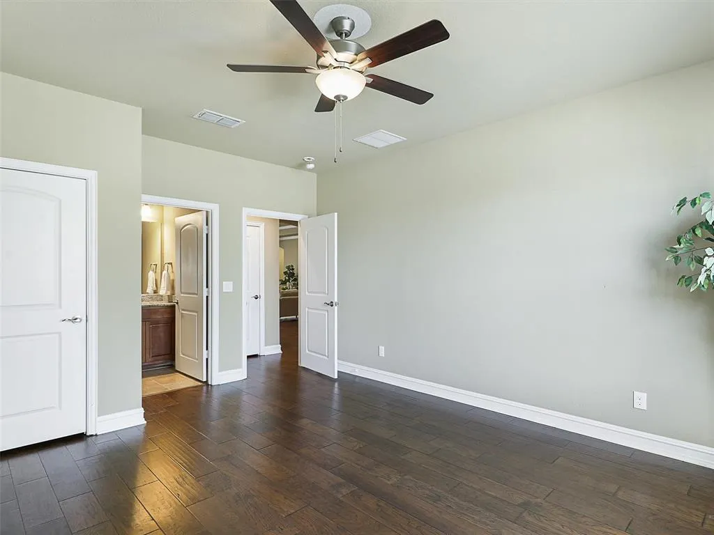 2464 Luna Vista Lane
