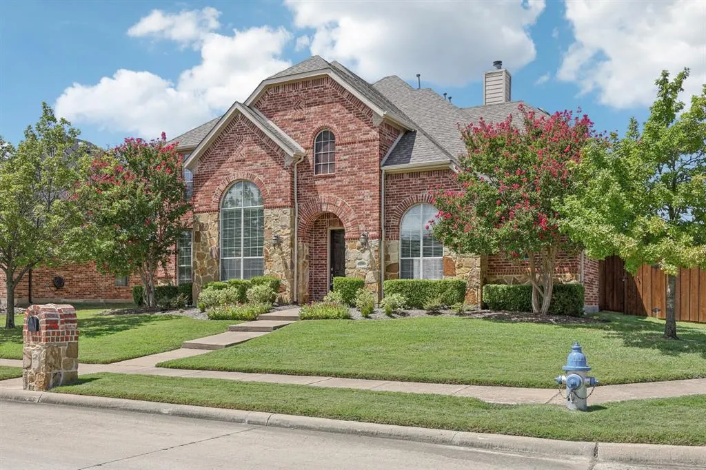 11295 Apple Valley Drive