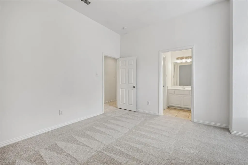 11295 Apple Valley Drive
