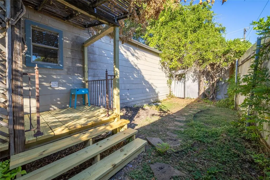 802 N Windomere Avenue