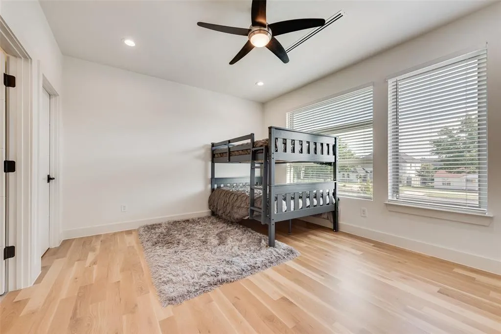 6411 Royal Lane