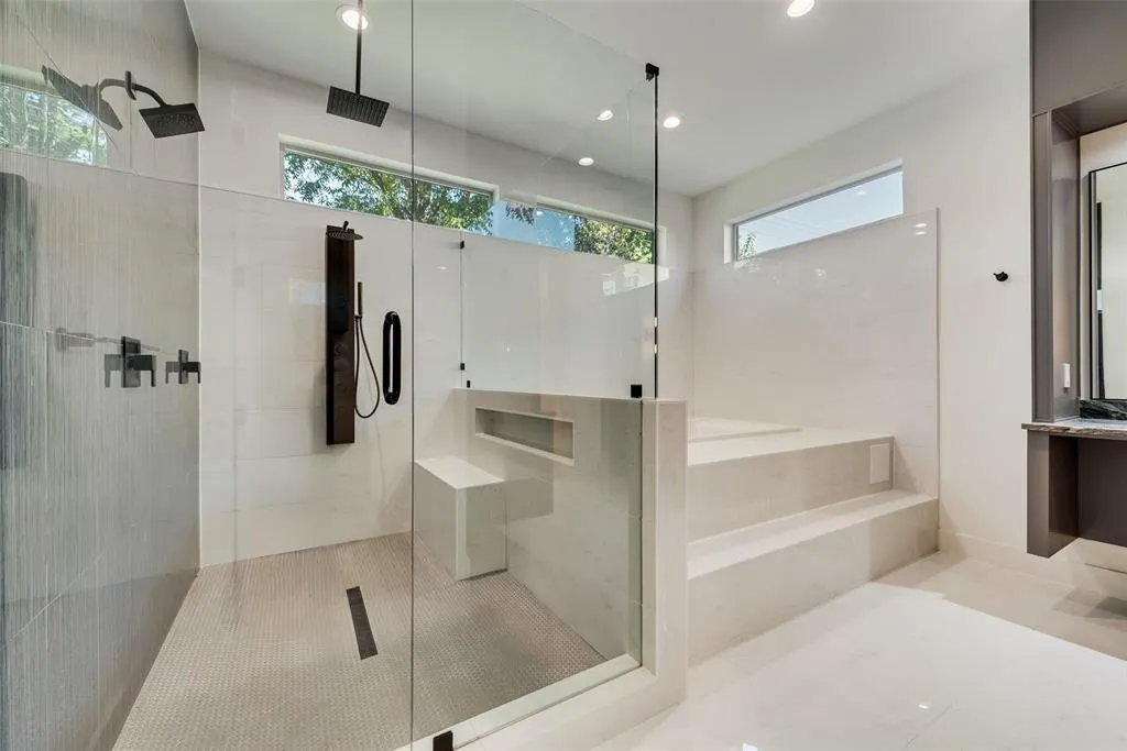 6411 Royal Lane