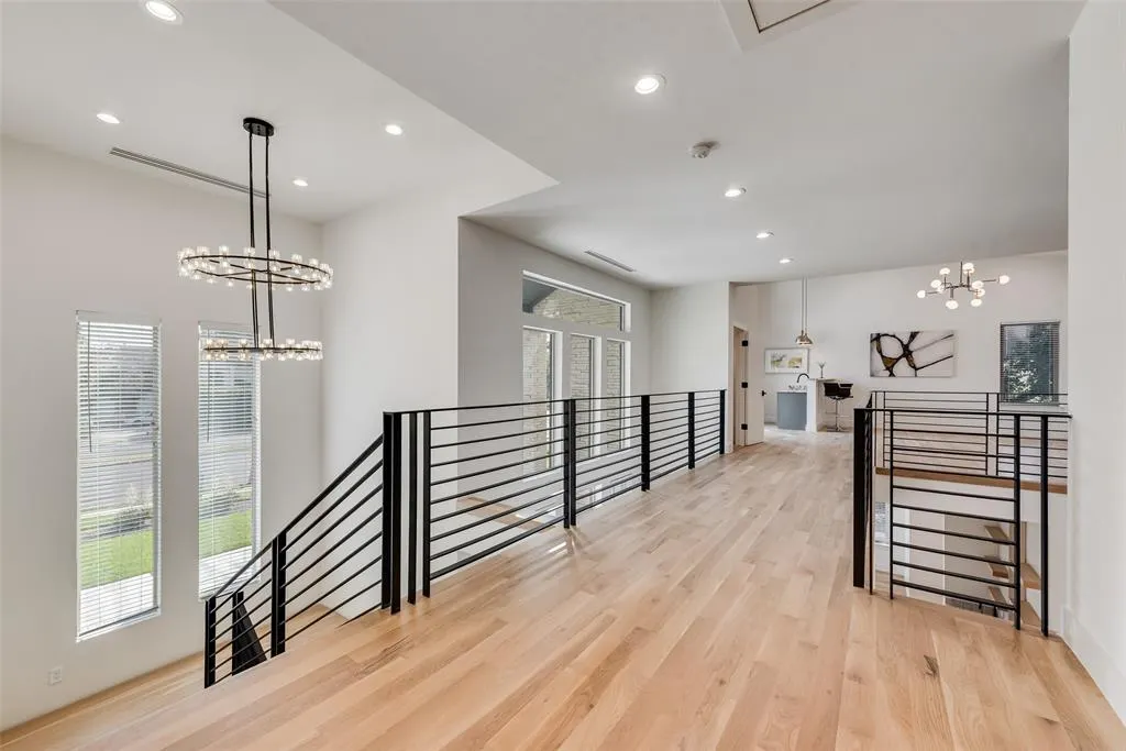 6411 Royal Lane