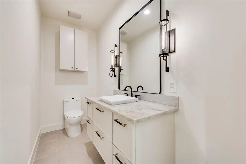 6411 Royal Lane