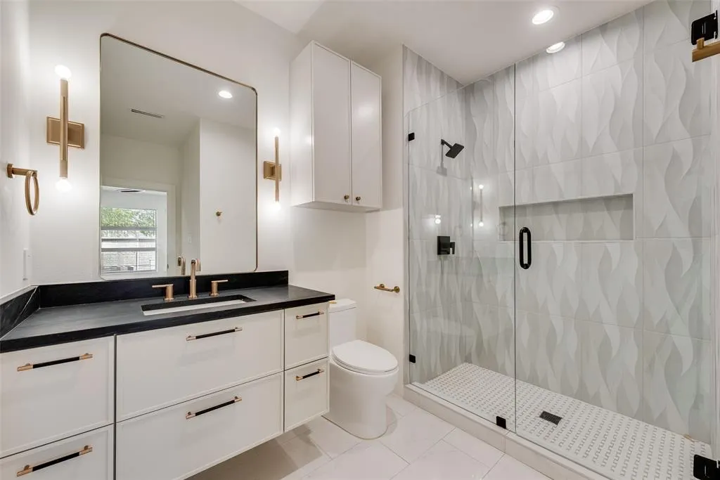 6411 Royal Lane