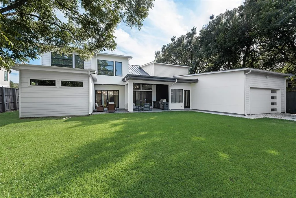 6411 Royal Lane