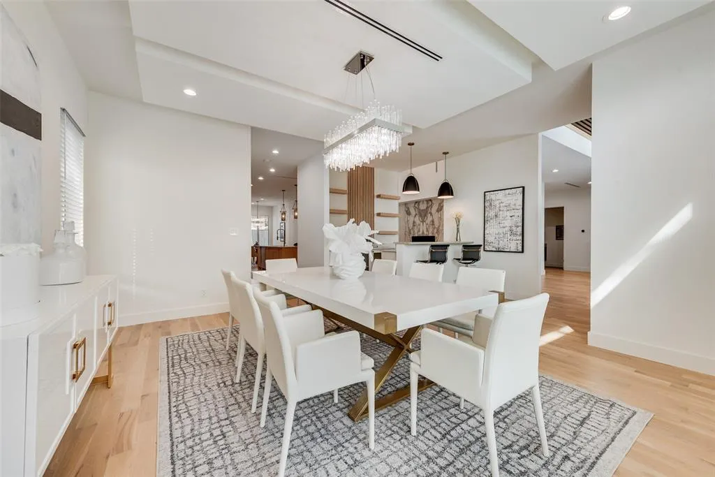 6411 Royal Lane