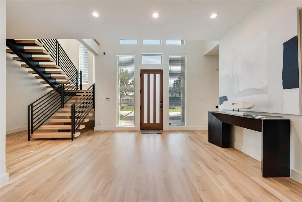 6411 Royal Lane
