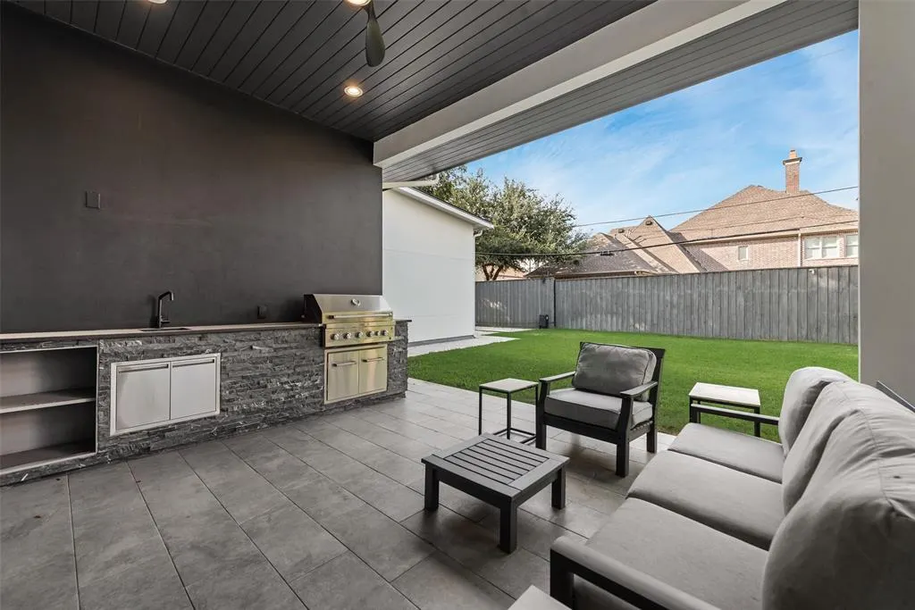 6411 Royal Lane