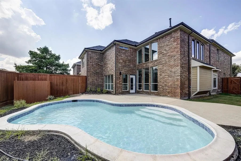 1616 Sweetbay Drive