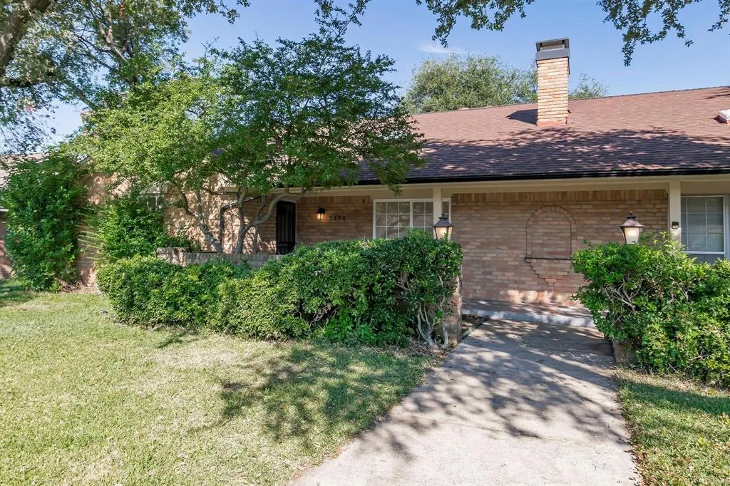 7709 Village Trail Drive