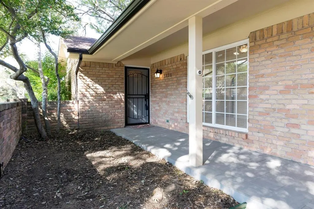 7709 Village Trail Drive