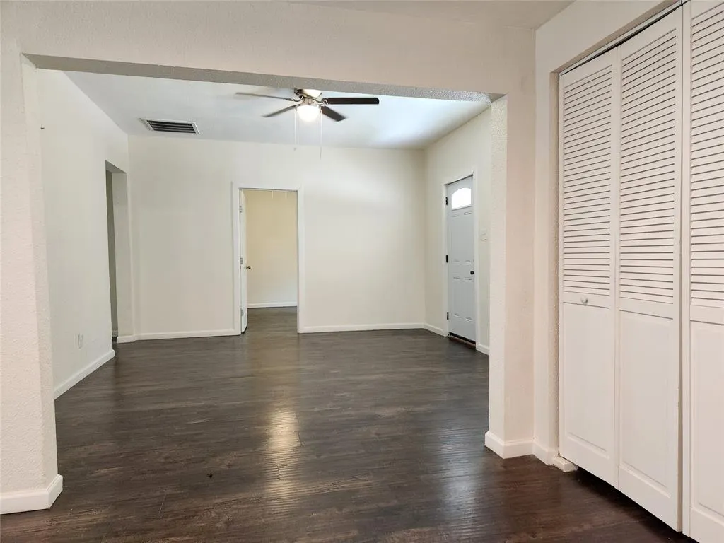 2545 Metropolitan Avenue