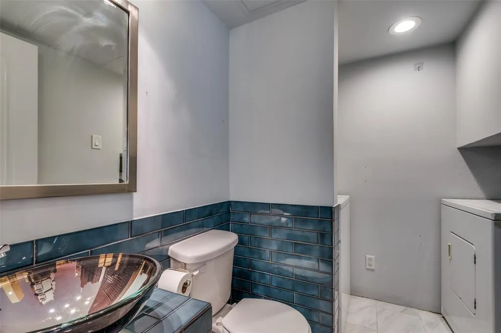 3935 Buena Vista Street, #F
