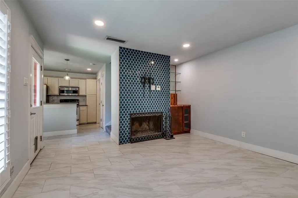 3935 Buena Vista Street, #F