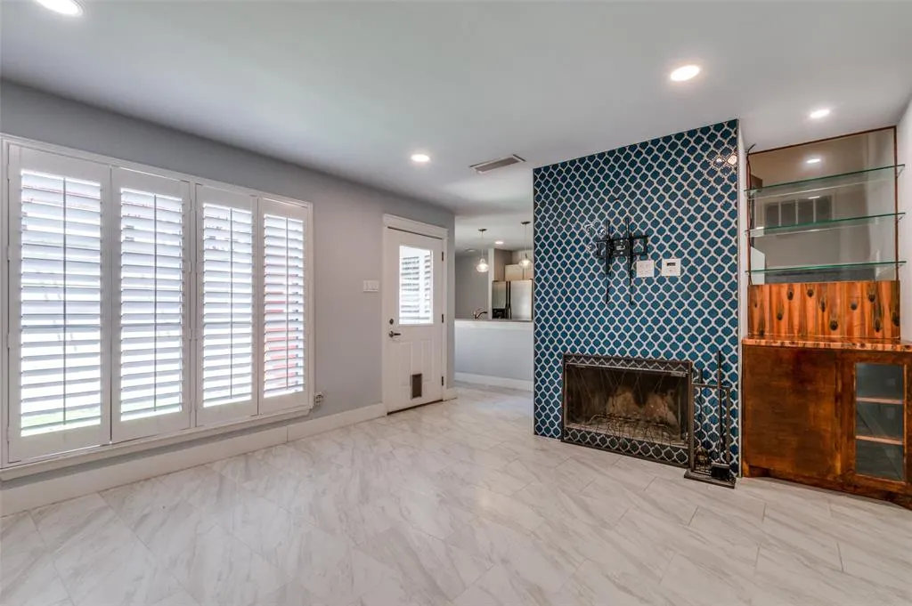 3935 Buena Vista Street, #F