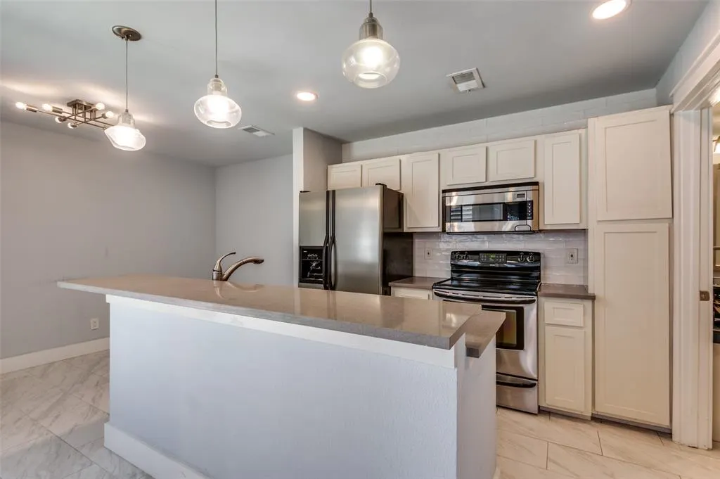 3935 Buena Vista Street, #F