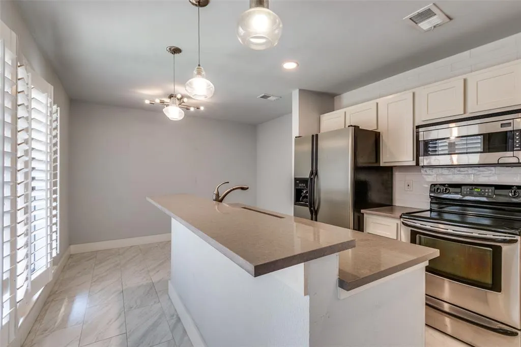 3935 Buena Vista Street, #F