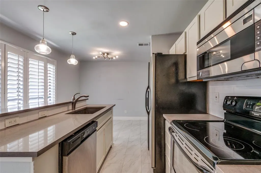 3935 Buena Vista Street, #F