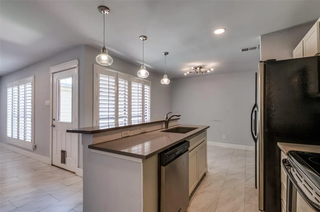 3935 Buena Vista Street, #F