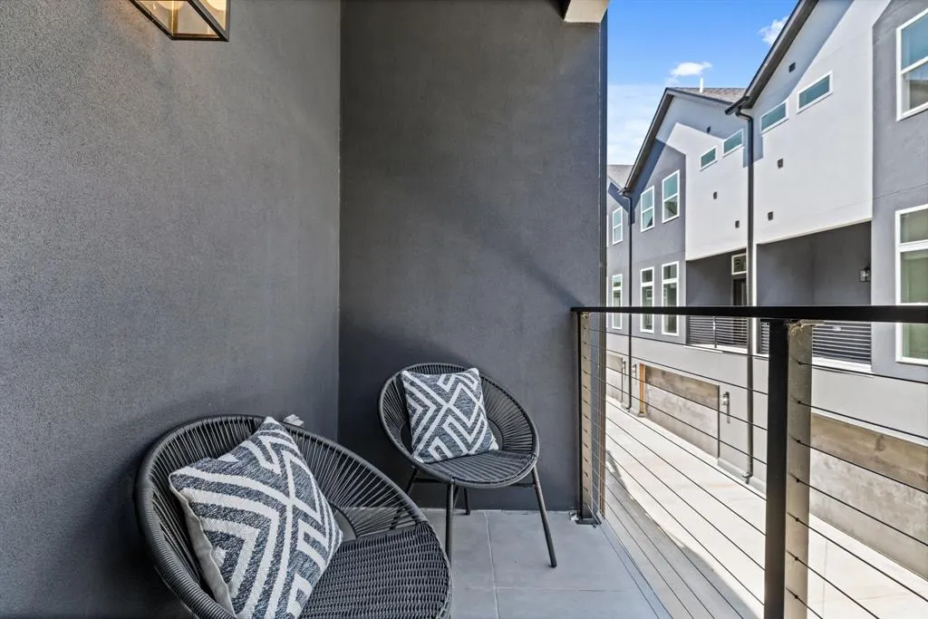 4709 Virginia Avenue, #1