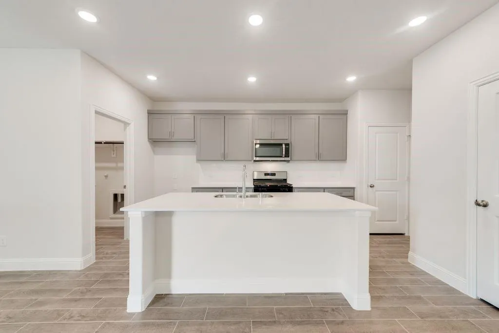 717 Amenduni Lane