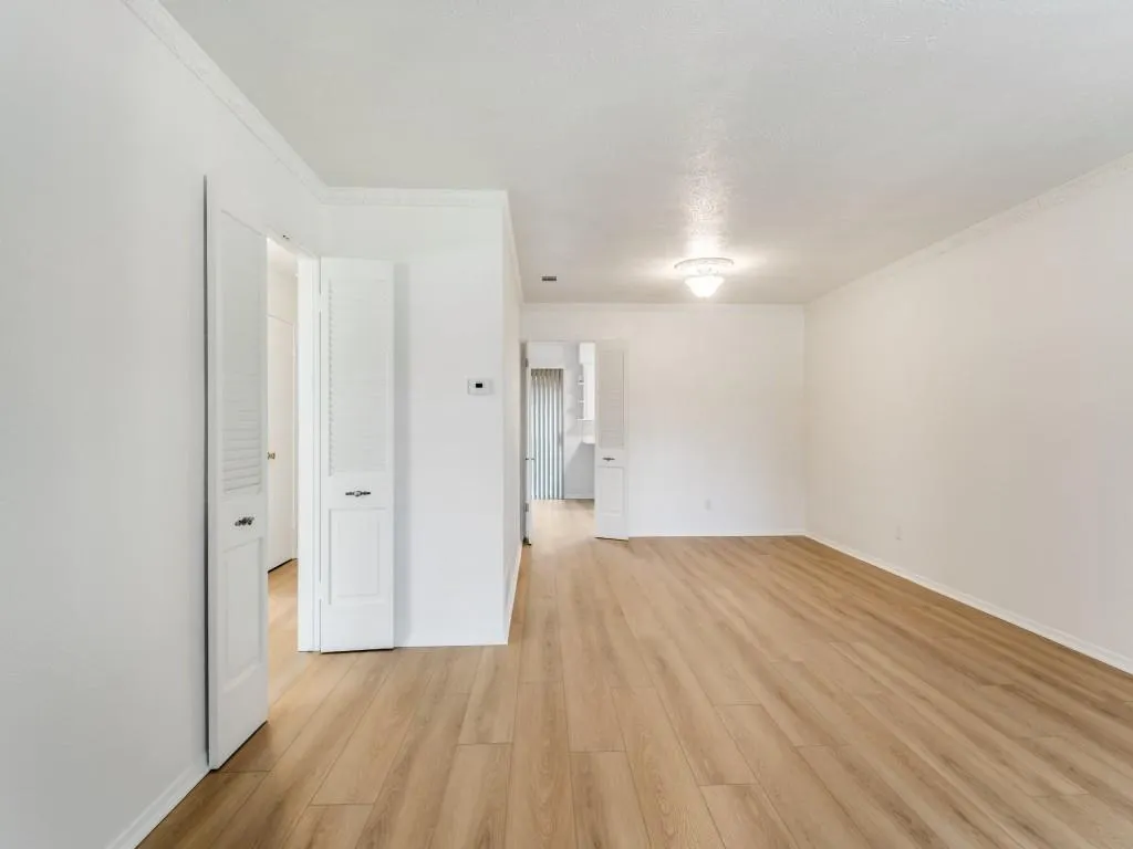 7415-7417 Walling Lane
