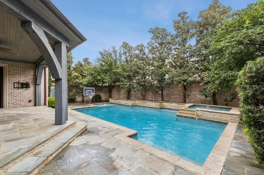 44 Armstrong Drive