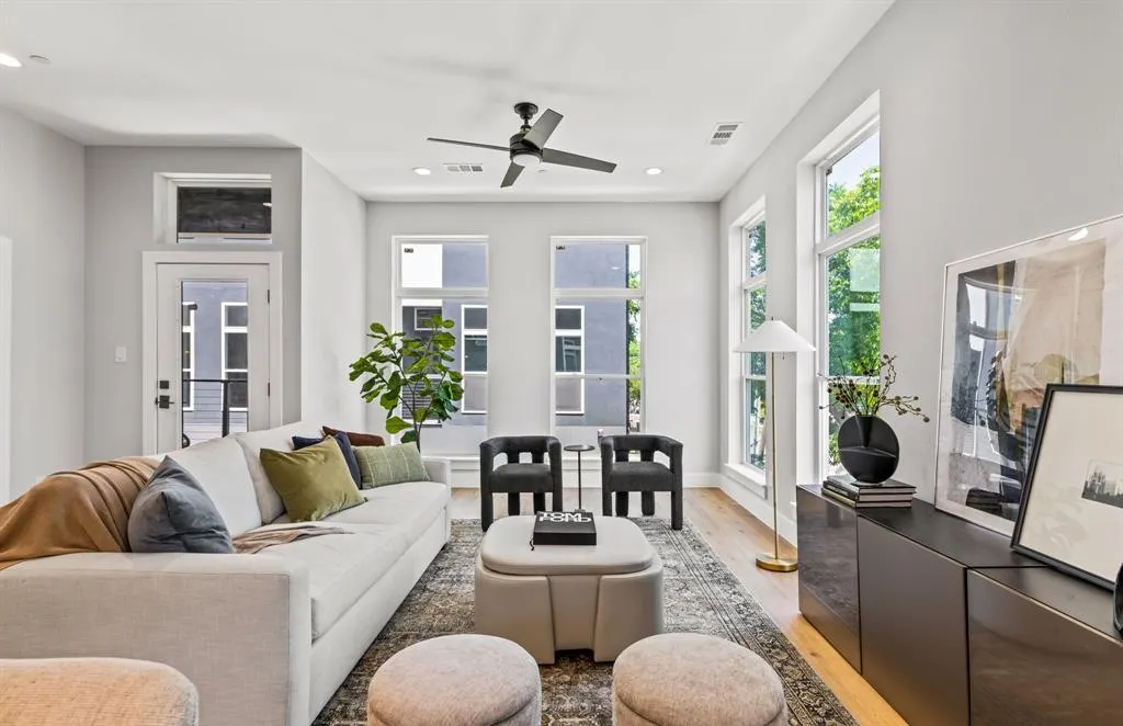 4709 Virginia Avenue, #2