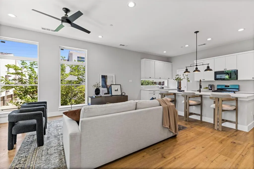 4709 Virginia Avenue, #2