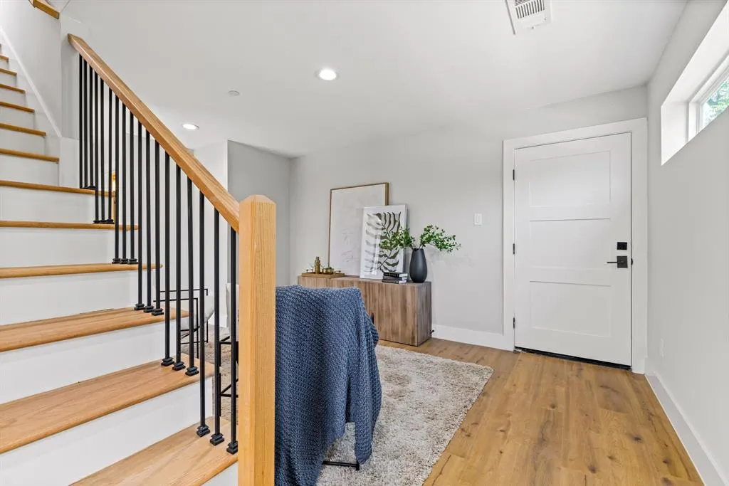 4709 Virginia Avenue, #2
