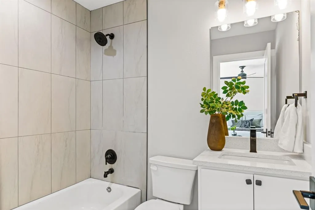 4709 Virginia Avenue, #2