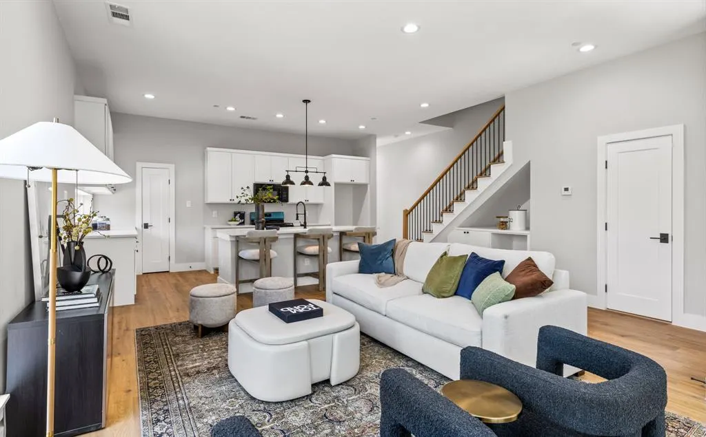 4709 Virginia Avenue, #2