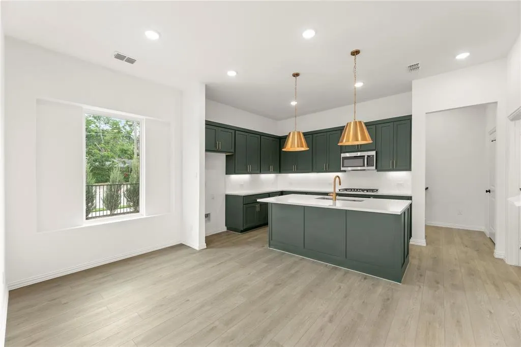 921 Janwood Drive