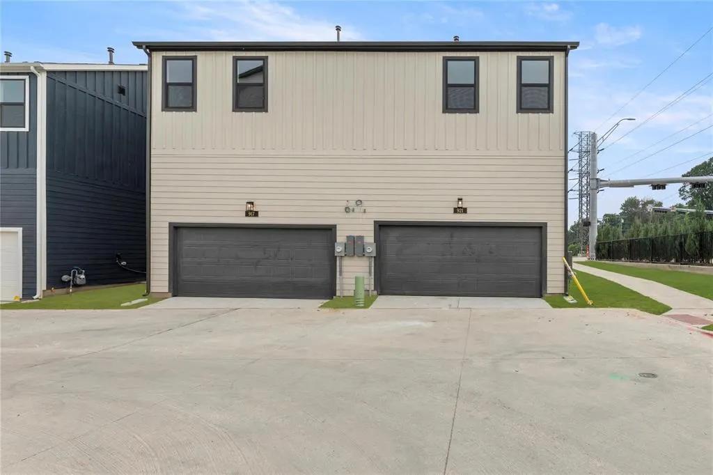 921 Janwood Drive