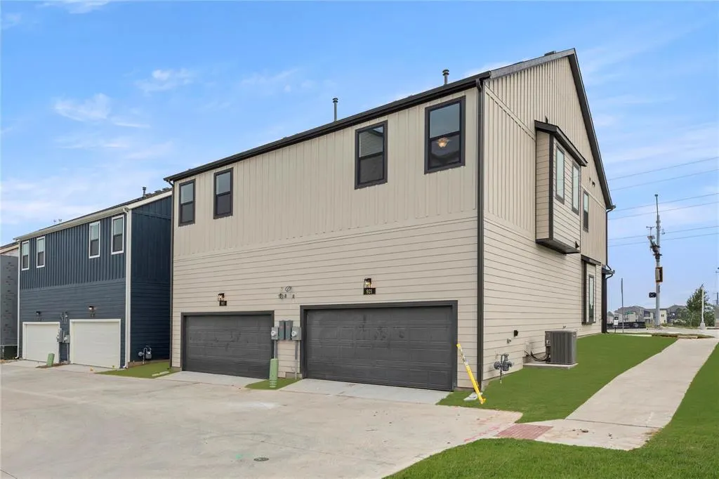 921 Janwood Drive