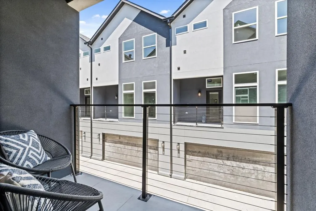4709 Virginia Avenue, #3