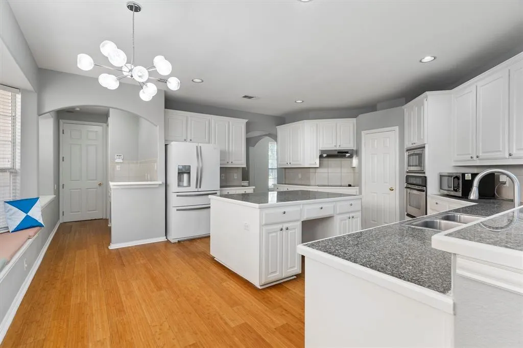 5701 Chippewa Trail