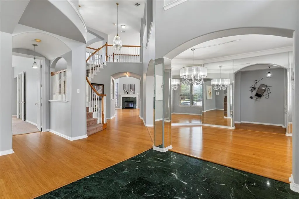 5701 Chippewa Trail