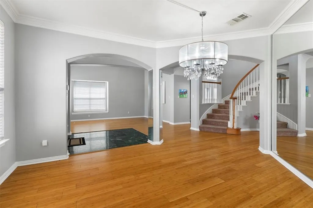 5701 Chippewa Trail